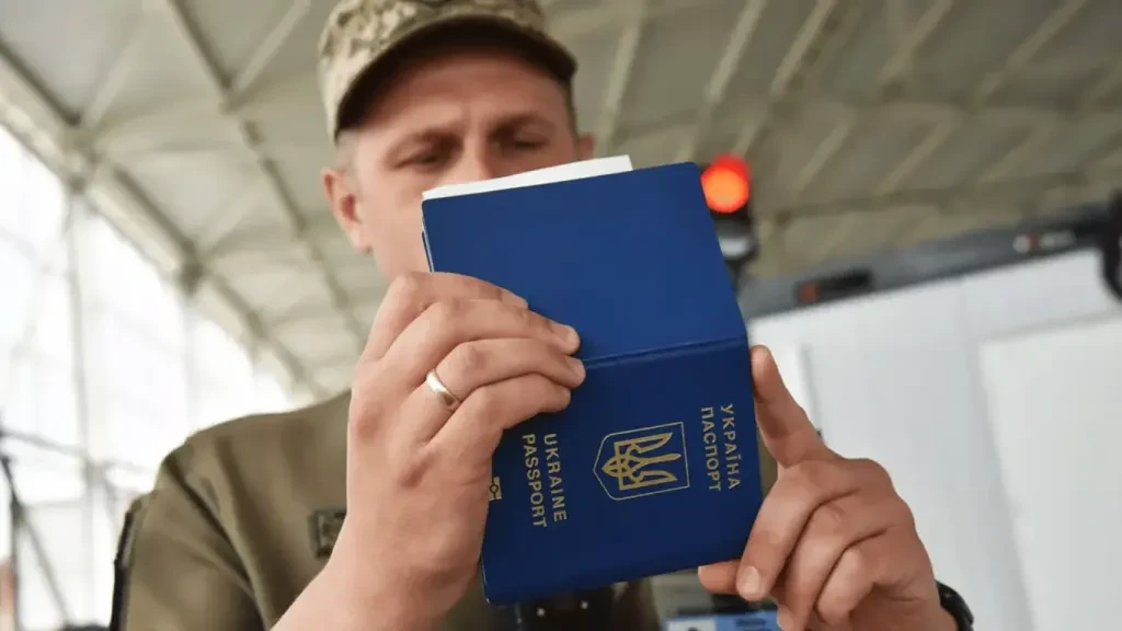 Виїхав законно, але опинився у розшуку ТЦК: що буде після повернення